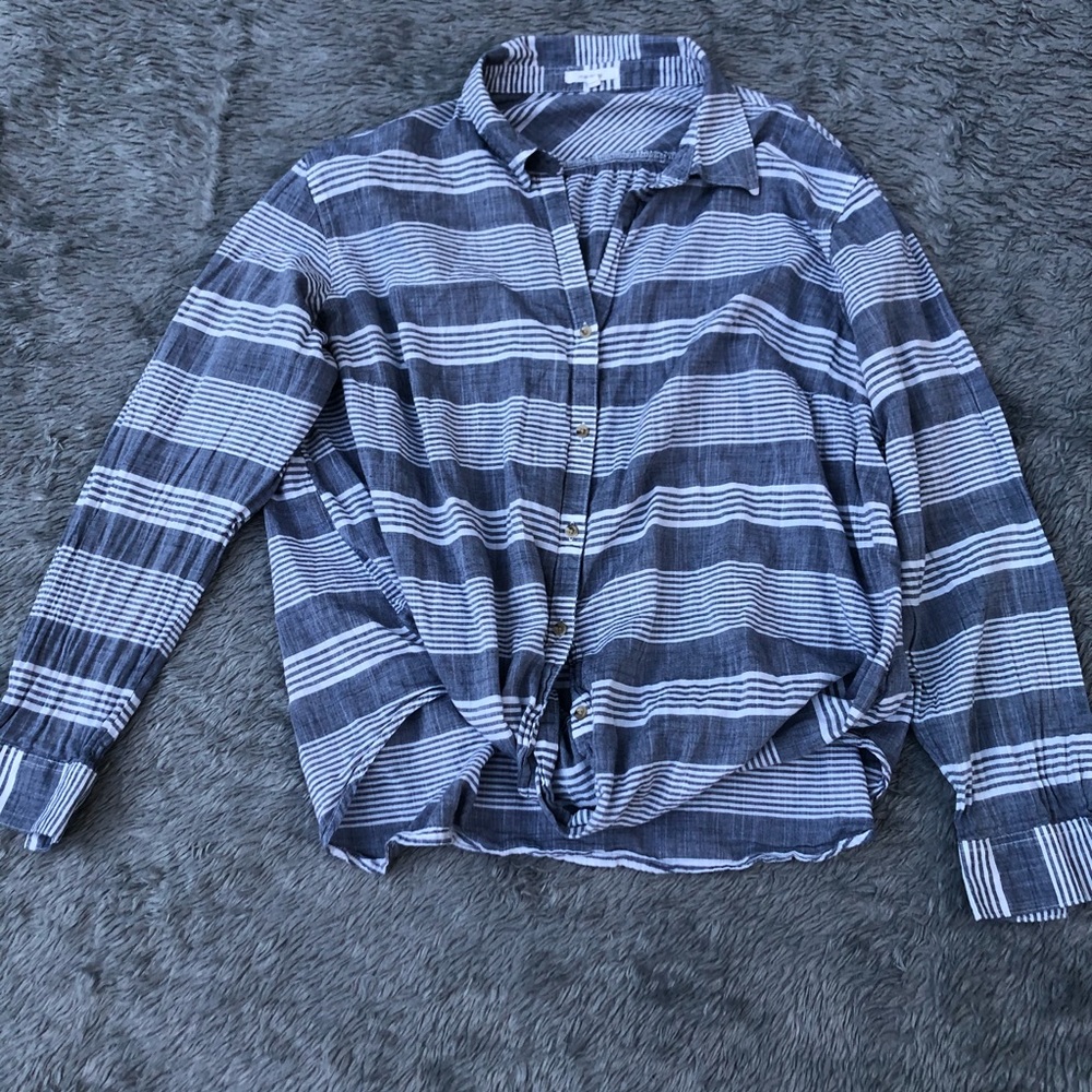 Maurice’s Denim color Linen button up twisted